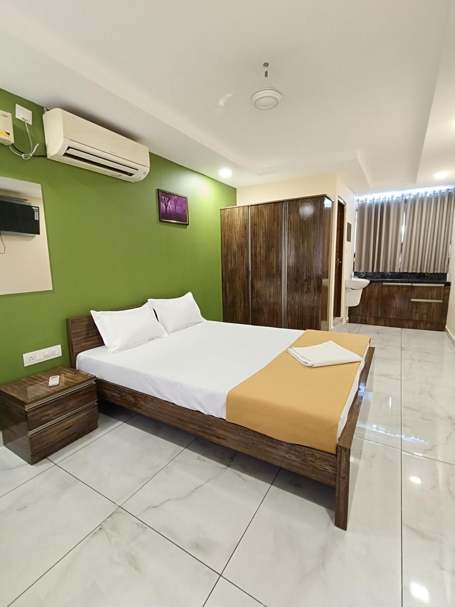 Luxe Inn Kochi Exterior foto
